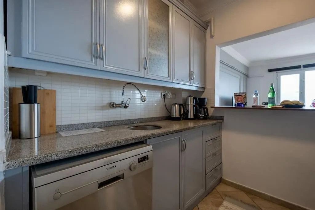 Bosphorus View With 2 Bedrooms And Central Location Istanbul 0*,  Turcia