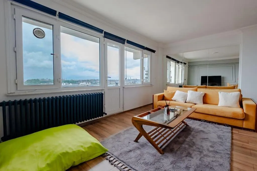 Bosphorus View With 2 Bedrooms And Central Location Istanbul